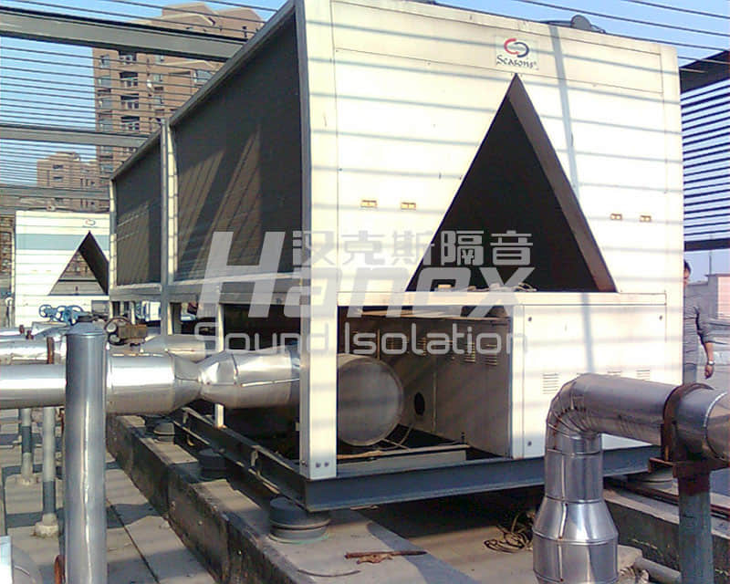 連城國際綜合樓屋面熱泵機(jī)組噪聲治理現(xiàn)場(chǎng)