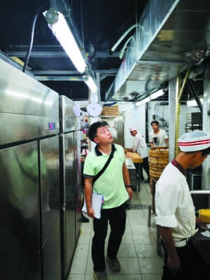 飯店抽風(fēng)機(jī)噪音大怎么處理？